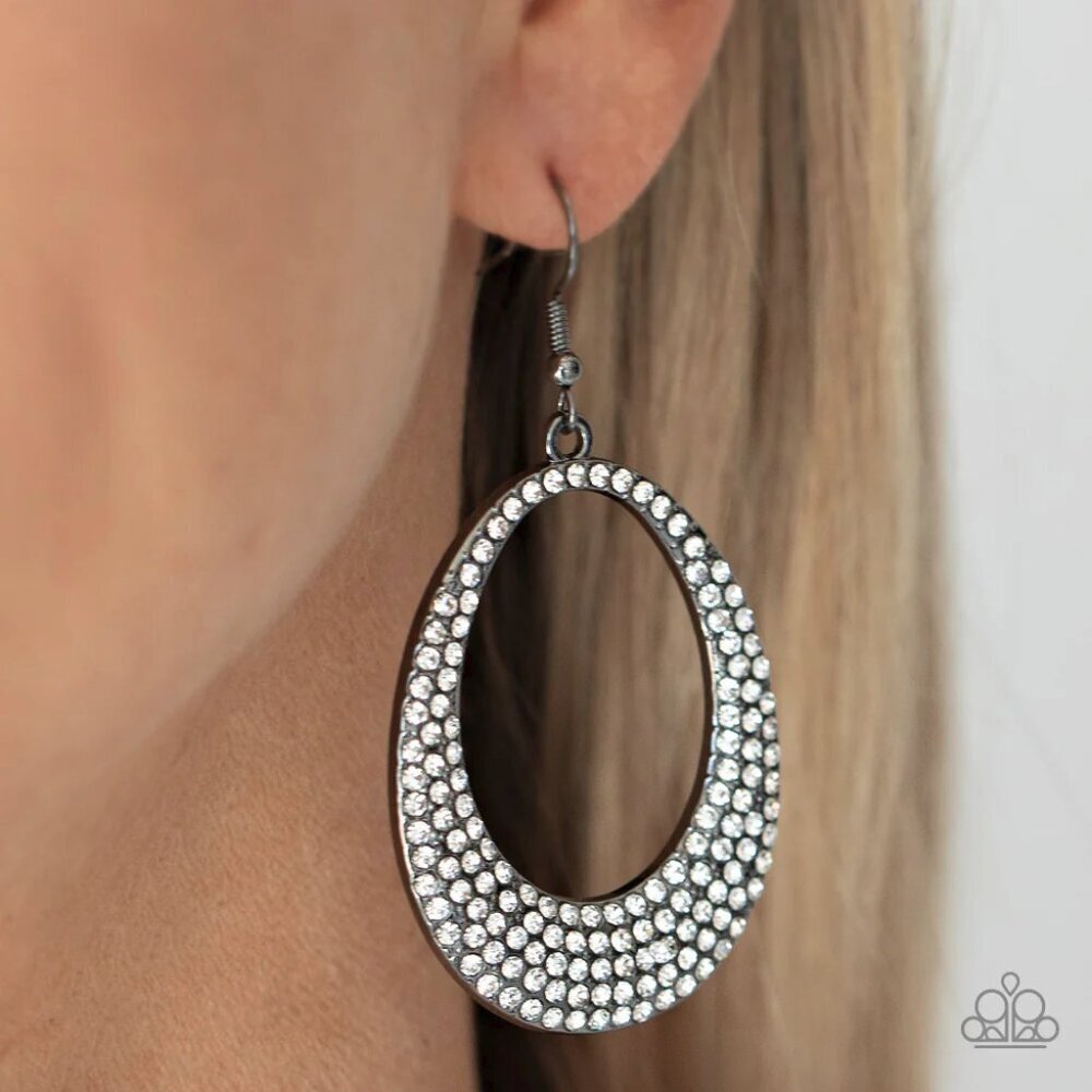 Paparazzi Jewelry Accessories - Storybook Bride - Black Earrings - Vintage